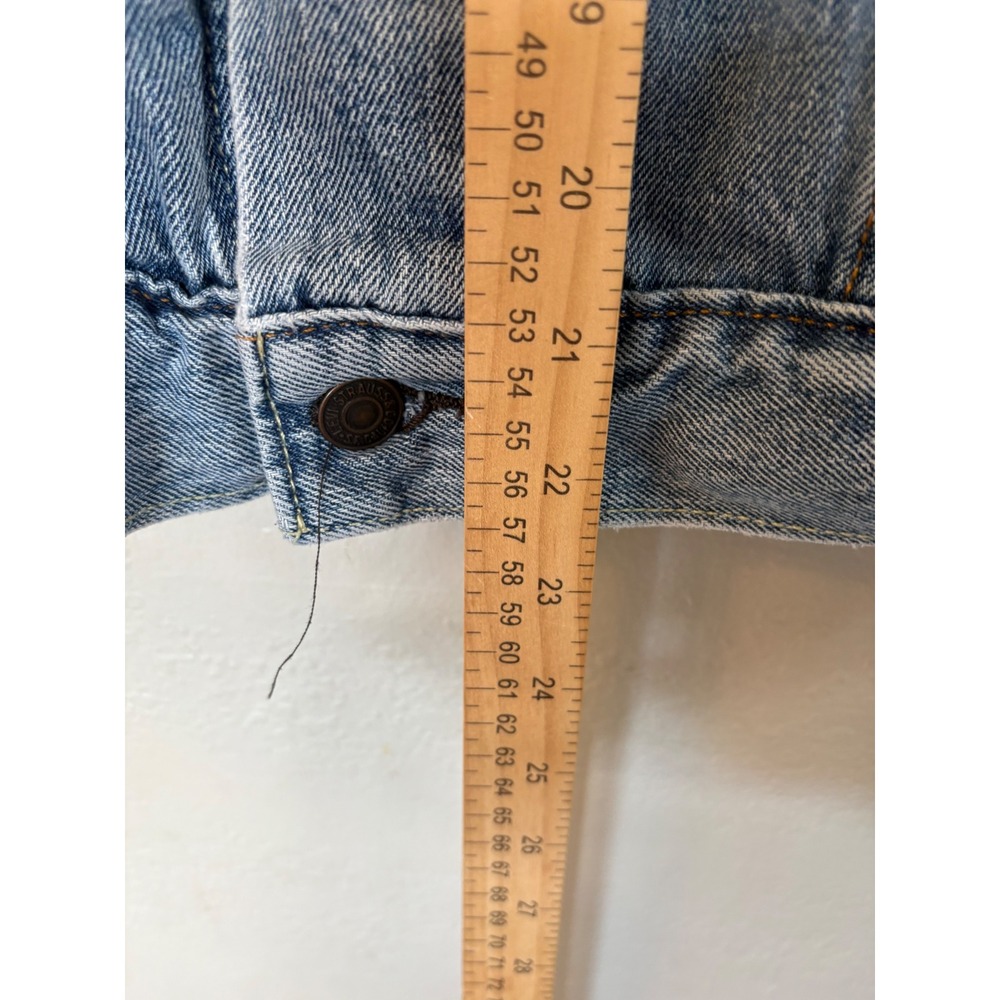 Levis 72334 Denim Trucker Jacket Mens Large Light Wash Blue Jean Coat - Picture 8 of 8